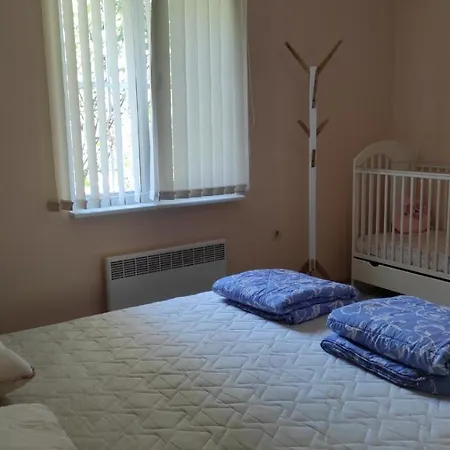 Lazur Karlovo 8 Street Free Parking Apartman *